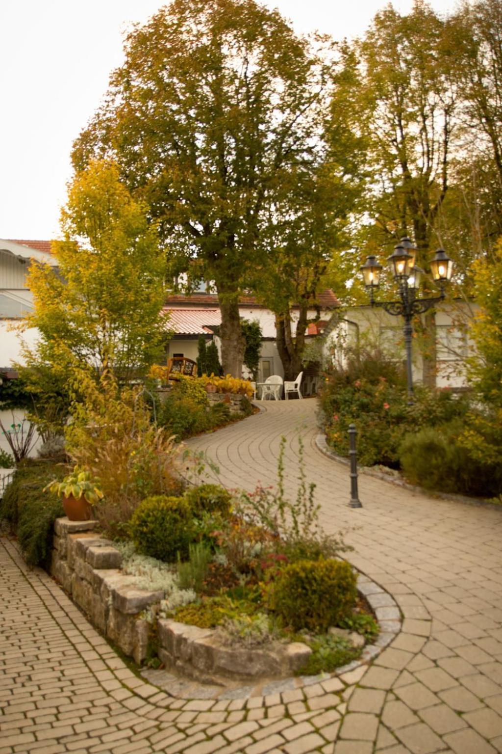 Altes Kurhaus Landhotel Trabelsdorf Ngoại thất bức ảnh