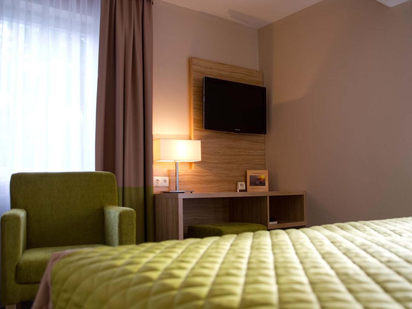 Altes Kurhaus Landhotel Trabelsdorf Ngoại thất bức ảnh