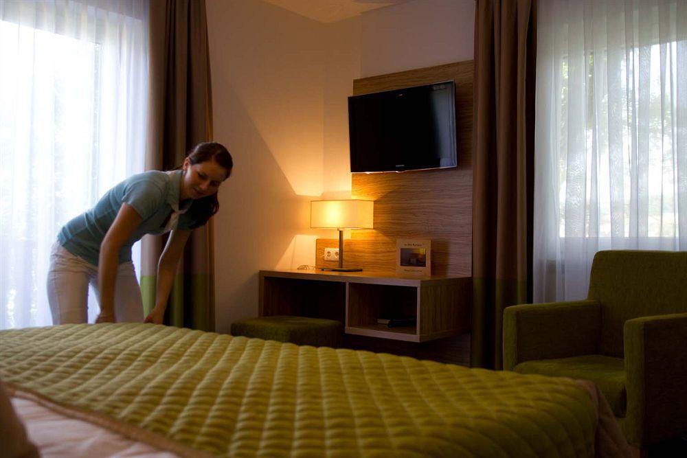 Altes Kurhaus Landhotel Trabelsdorf Ngoại thất bức ảnh